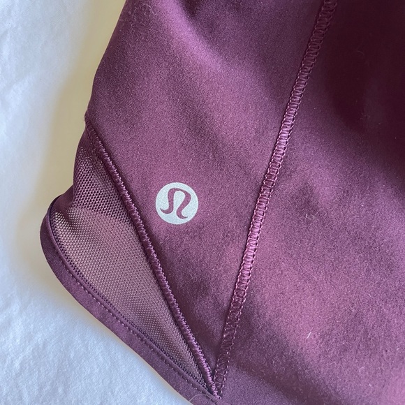 lululemon athletica Pants - Lululemon Hotty Hot Shorts 2.5”